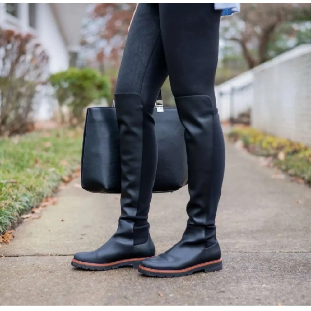 Stuart Weitzman women ADRINA CITY BOOT leather  black size 6.5 like new